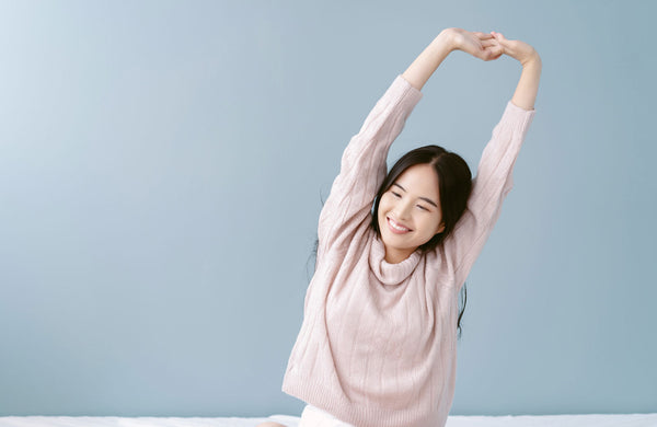 🌙 לישון יפה: איך השינה משפיעה על עור הפנים שלך